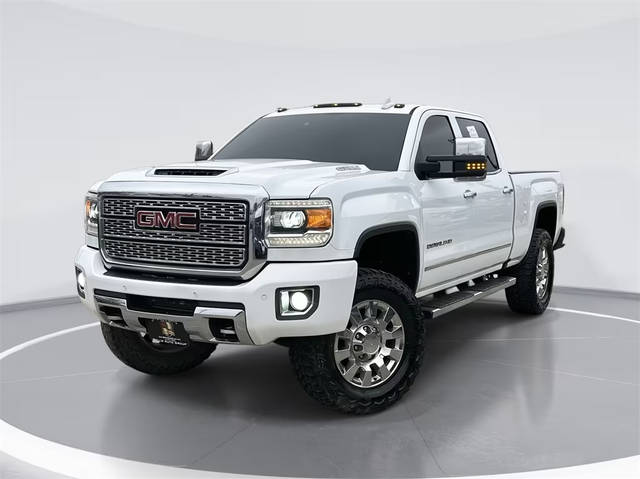 2019 GMC Sierra 2500HD Denali 4WD photo