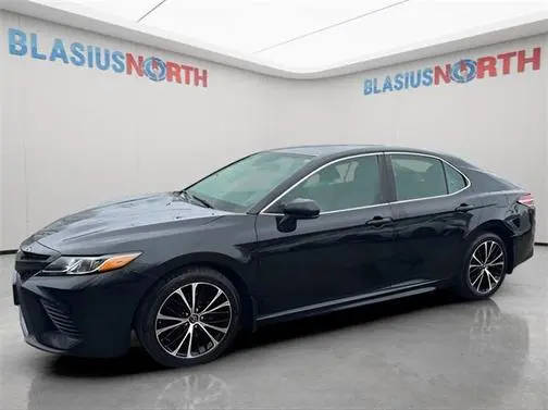 2019 Toyota Camry SE FWD photo