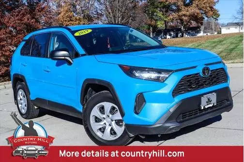 2019 Toyota RAV4 LE AWD photo