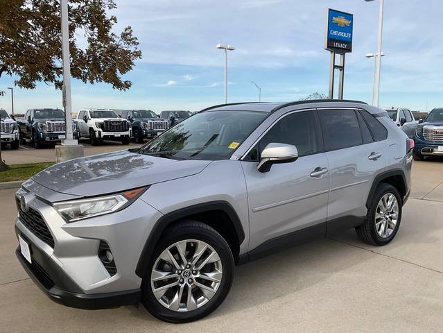 2019 Toyota RAV4 XLE Premium FWD photo