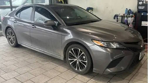 2019 Toyota Camry SE FWD photo