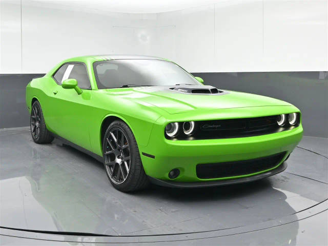 2017 Dodge Challenger R/T Plus Shaker RWD photo