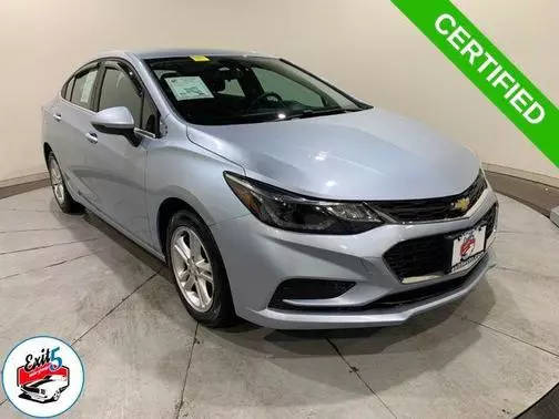 2017 Chevrolet Cruze LT FWD photo