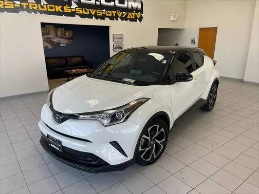 2019 Toyota C-HR XLE FWD photo