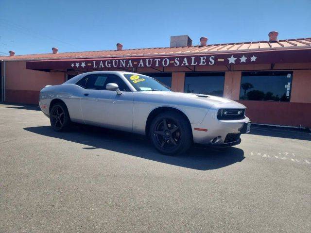 2018 Dodge Challenger SXT RWD photo