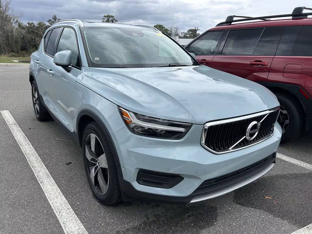 2019 Volvo XC40 Momentum AWD photo