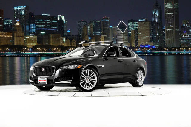 2019 Jaguar XF 30t Premium AWD photo