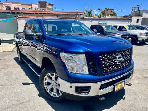 2019 Nissan Titan XD SV 4WD photo