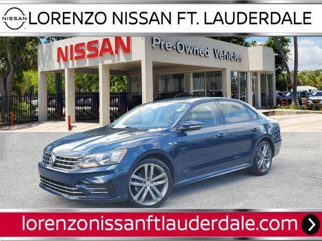 2018 Volkswagen Passat R-Line FWD photo
