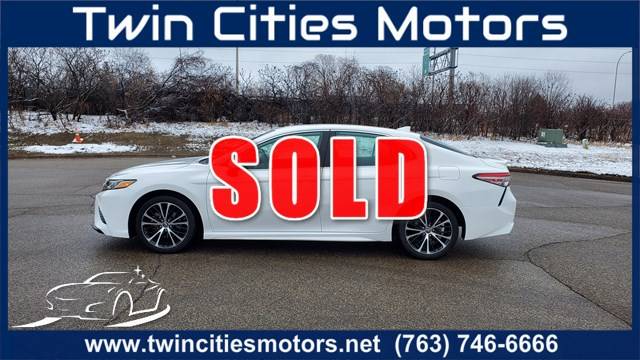 2019 Toyota Camry SE FWD photo