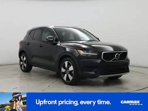 2019 Volvo XC40 Momentum AWD photo