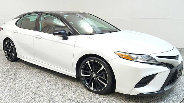 2019 Toyota Camry XSE FWD photo