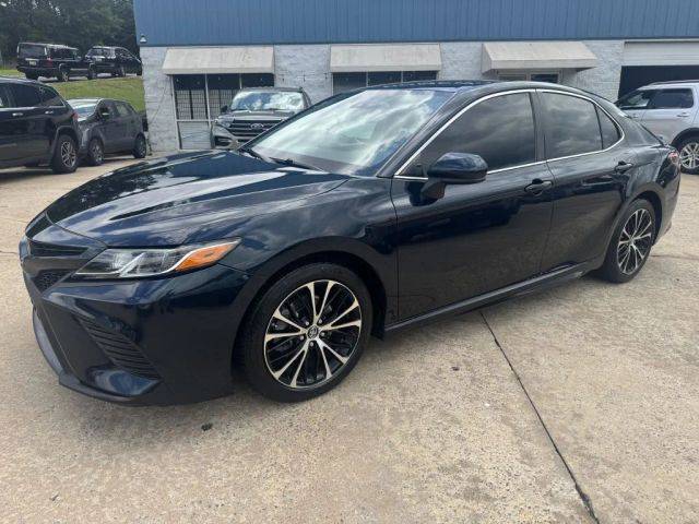 2019 Toyota Camry SE FWD photo