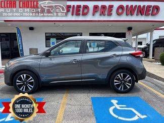2019 Nissan Kicks SR FWD photo