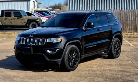 2019 Jeep Grand Cherokee Laredo E RWD photo