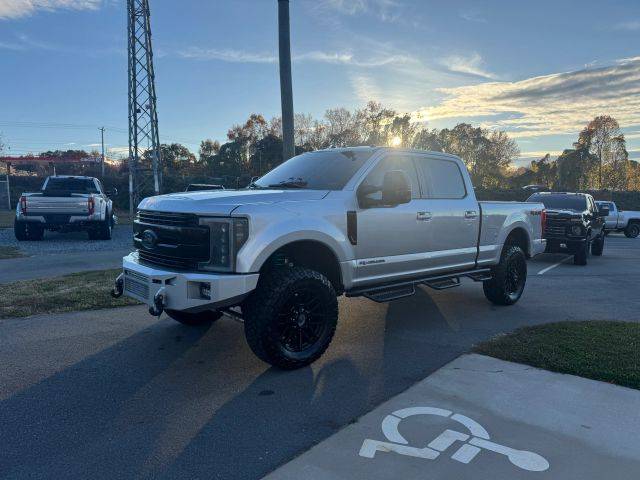 2019 Ford F-250 Super Duty LARIAT 4WD photo
