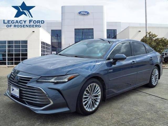 2019 Toyota Avalon Hybrid Limited FWD photo