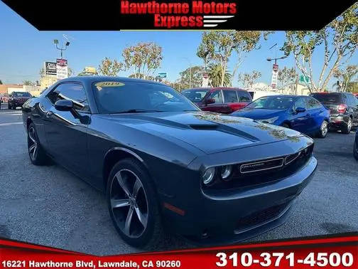 2019 Dodge Challenger SXT RWD photo