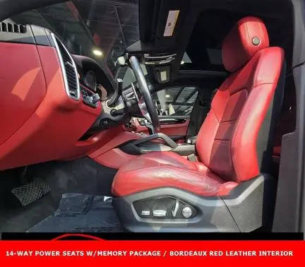 2019 Porsche Cayenne  AWD photo