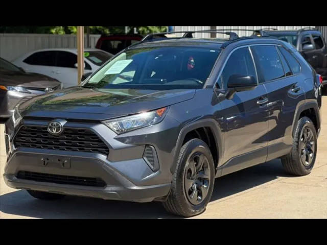 2019 Toyota RAV4 LE FWD photo