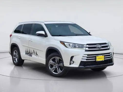 2019 Toyota Highlander Limited Platinum FWD photo