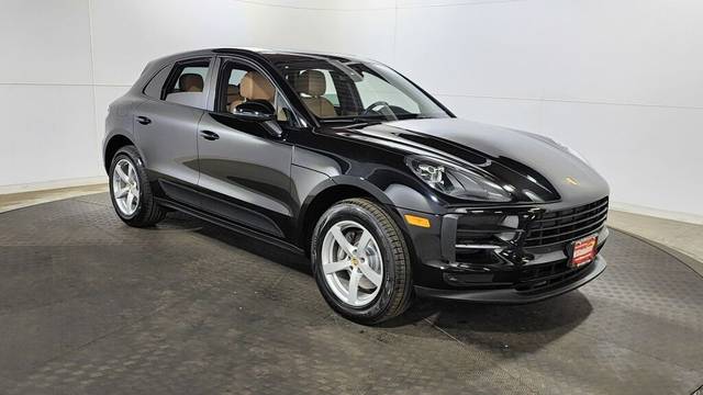 2019 Porsche Macan  AWD photo