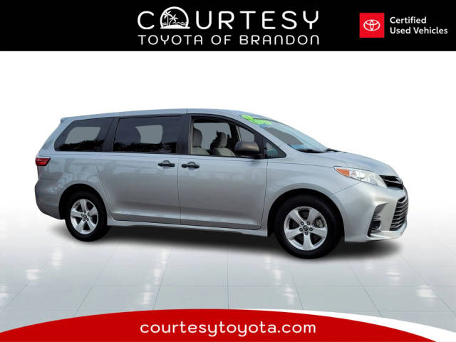 2019 Toyota Sienna L FWD photo