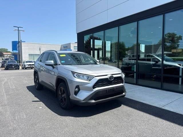 2019 Toyota RAV4 XLE AWD photo