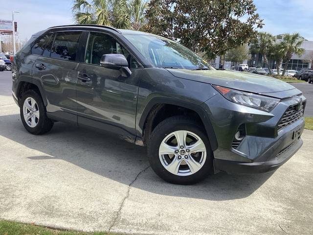 2019 Toyota RAV4 XLE FWD photo