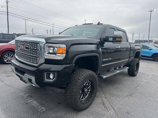 2019 GMC Sierra 2500HD Denali 4WD photo