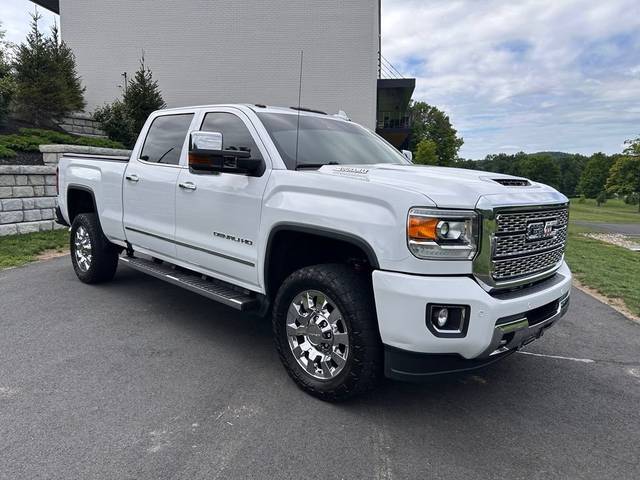 2019 GMC Sierra 2500HD Denali 4WD photo