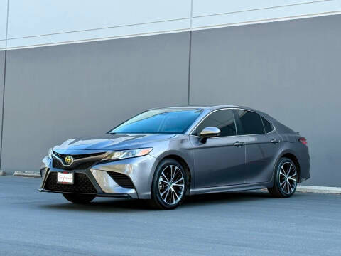 2019 Toyota Camry SE FWD photo