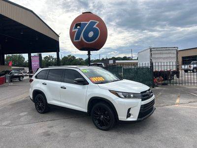 2019 Toyota Highlander SE FWD photo