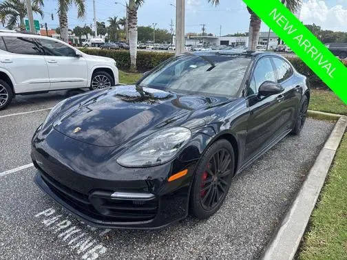 2019 Porsche Panamera GTS AWD photo
