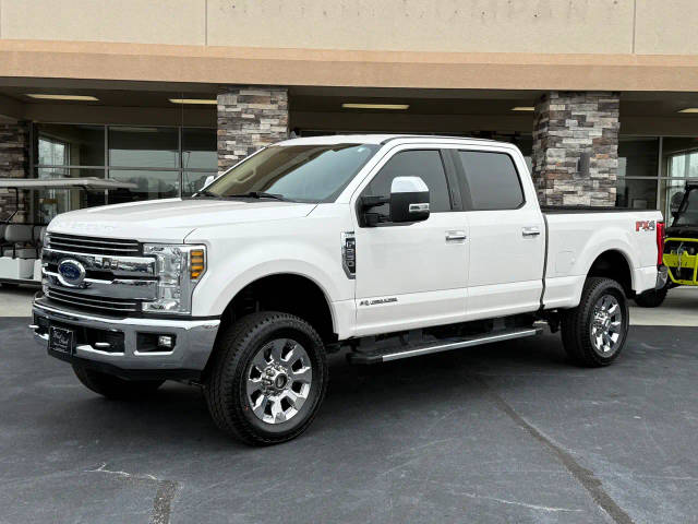 2019 Ford F-250 Super Duty LARIAT 4WD photo