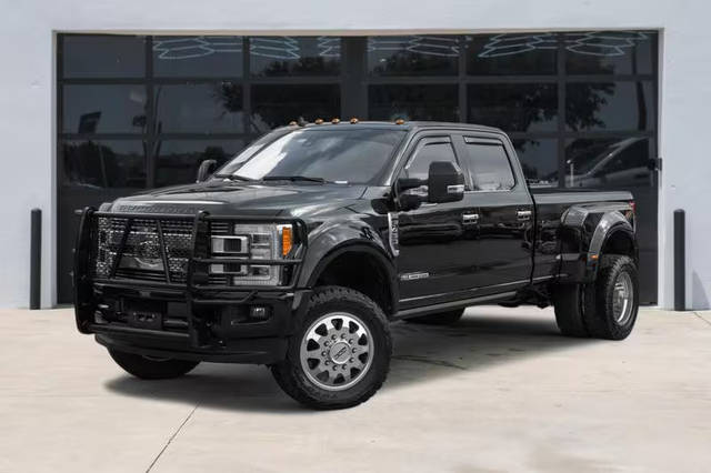 2019 Ford F-450 Super Duty Limited 4WD photo