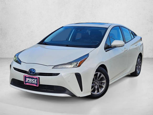 2019 Toyota Prius XLE FWD photo