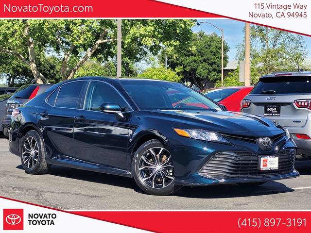 2018 Toyota Camry LE FWD photo