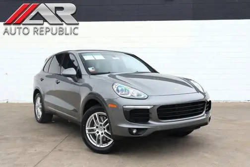 2016 Porsche Cayenne  AWD photo