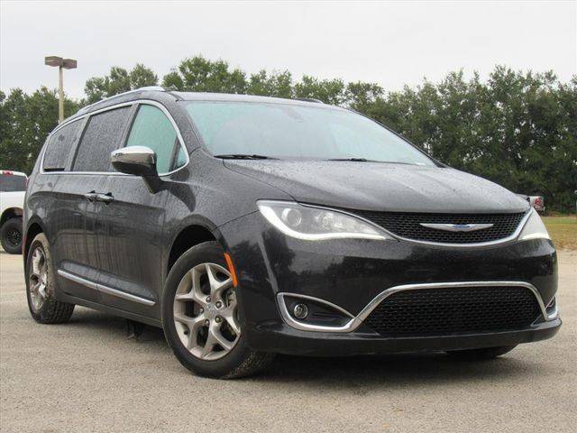 2018 Chrysler Pacifica Minivan Limited FWD photo