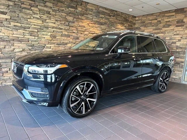 2019 Volvo XC90 Momentum AWD photo