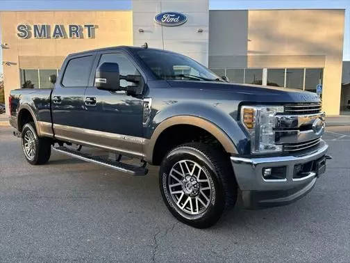 2019 Ford F-250 Super Duty LARIAT 4WD photo