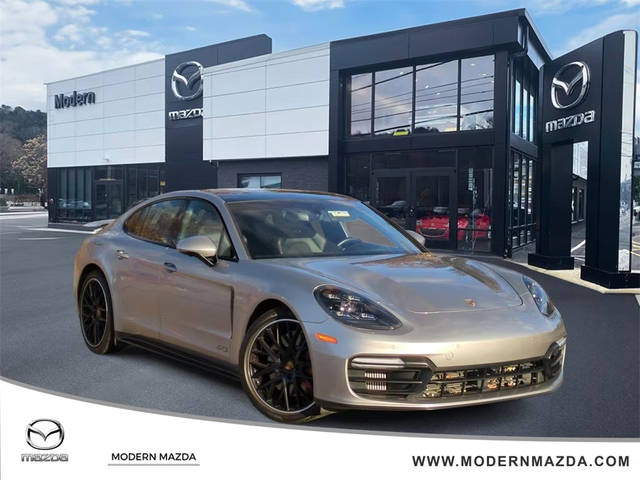 2019 Porsche Panamera GTS AWD photo