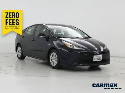 2019 Toyota Prius LE FWD photo