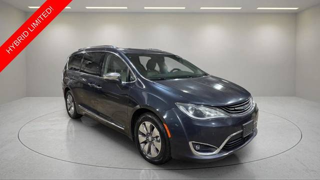 2019 Chrysler Pacifica Minivan Hybrid Limited FWD photo