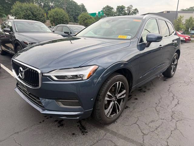2019 Volvo XC60 Momentum AWD photo