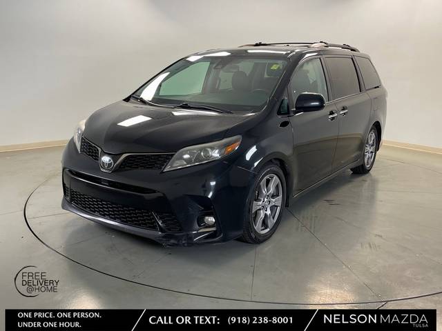 2019 Toyota Sienna SE FWD photo