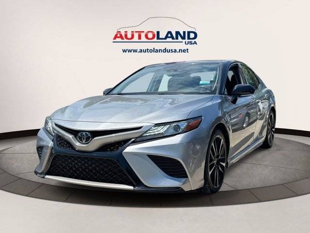 2019 Toyota Camry XSE FWD photo