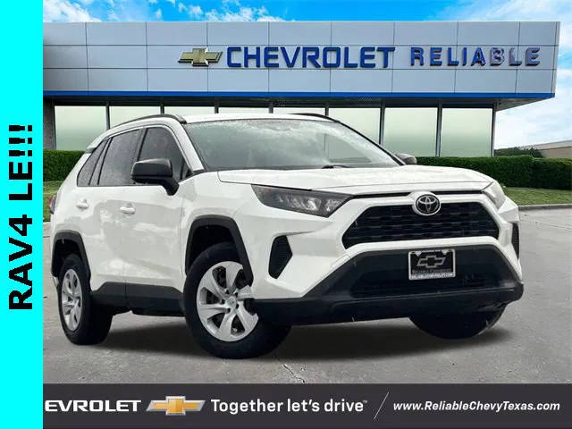 2019 Toyota RAV4 LE FWD photo