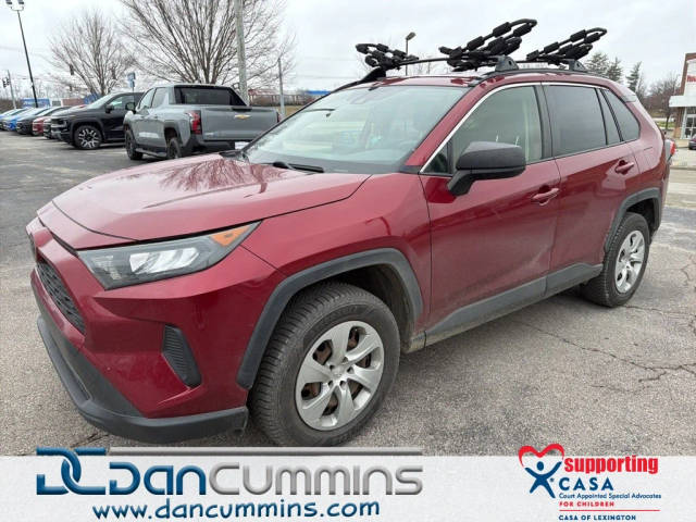 2019 Toyota RAV4 LE FWD photo